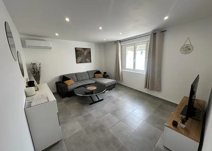 Superbe T2 Moderne Refait A Neuf